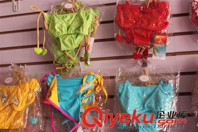 比基尼、分體泳衣 女士分體時尚泳裝兩件套批發(fā) OEM泳裝工廠加工 女式泳衣批發(fā)-義烏蘇野貿(mào)易提供比基尼、分體泳衣 女士分體時尚泳裝兩件套批發(fā) OEM泳裝工廠加工 女式泳衣批發(fā)的相關(guān)介紹、產(chǎn)品、服務(wù)、圖片、價格義烏蘇野貿(mào)易、拉舍爾毛毯;各種庫存產(chǎn)品小商品;外貿(mào)尾單產(chǎn)品;鞋服;保暖內(nèi)衣套裝;皮草皮衣;雪地靴;家居日用品